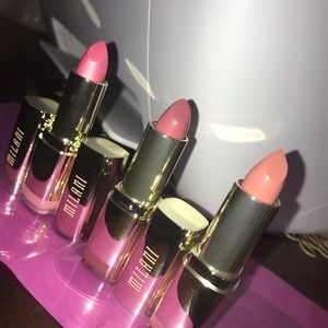 Milani Lipstick Bundle Deal🤘🏽 3 for one